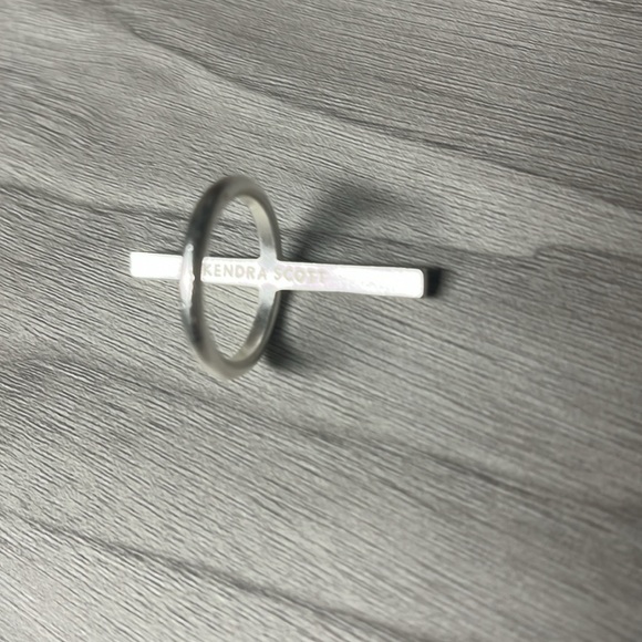 Kendra Scott bar ring, size 7.5 - Picture 2 of 2